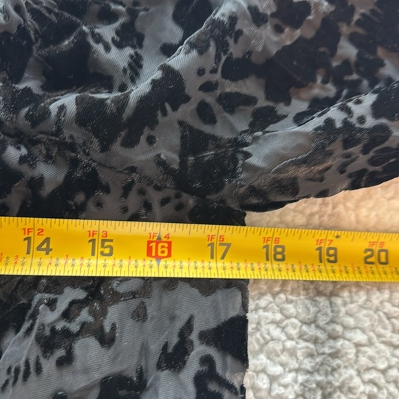 Rock & Republic Black Top Burn Out Velvet Gathered Neck Dark Whimsigoth Y2K M - Picture 8 of 9